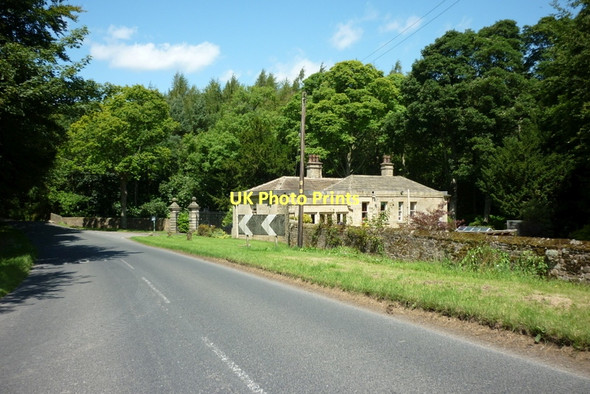 Photo 6"x4" The Gatehouse at Grantley Hall High Grantley c2011