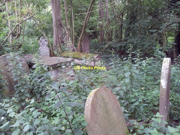 Photo 6"x4" Overgrown graveyard of All Saints Beccles c2011
