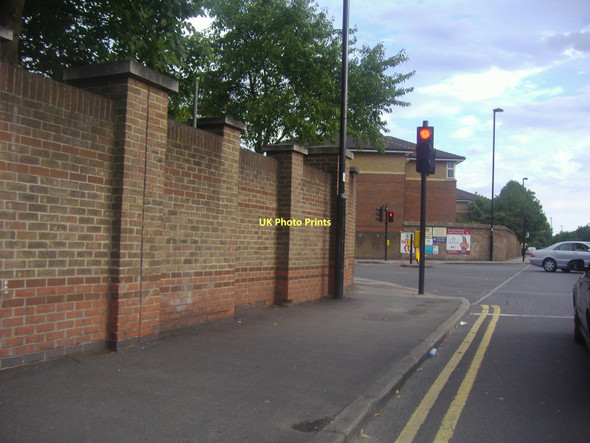 Photo 6"x4" Waiting at the lights, Windmill Lane Southall Southall c2011