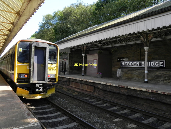 Photo 6"x4" Hebden Bridge Railway Station Hebden Bridge c2011
