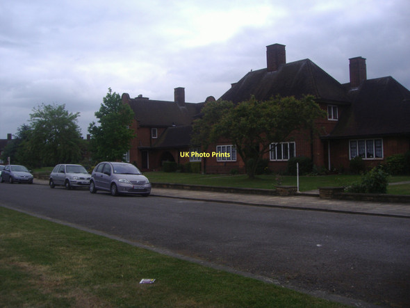 Photo 6"x4" Houses on Fairholme, Bedfont Feltham\/TQ1073 c2010
