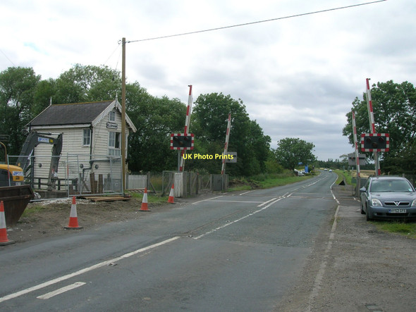 Photo 6"x4" Elsham level crossing Wrawby c2011