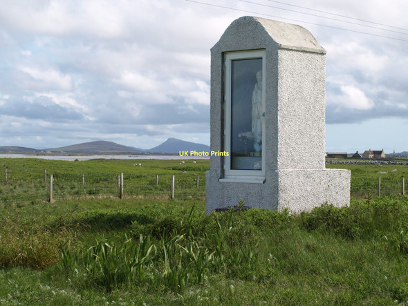Photo 6"x4" A Shrine Clachan\/NF7746 c2011