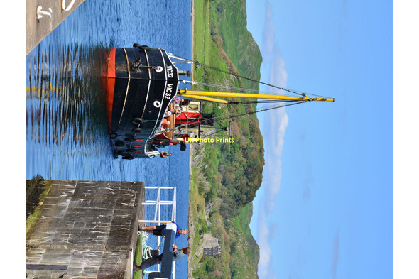 Photo 6"x4" VIC32 approaches Crinan-(2) Crinan c2011