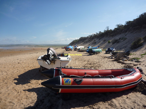 Photo 6"x4" Coastal East Lothian : Boats On The Beach at Peffer Sands Whitekirk c2011
