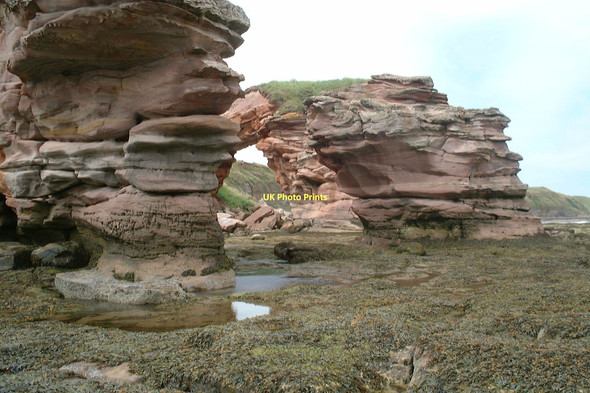 Photo 6"x4" Arch and stacks at low tide Thorntonloch c2011