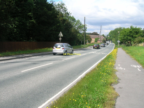 Photo 6"x4" A18 towards Brigg Melton Ross c2011