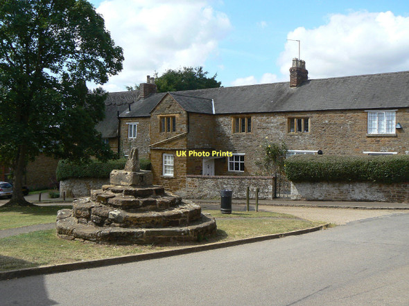 Photo 6"x4" Brixworth cross and The Granary Brixworth c2011