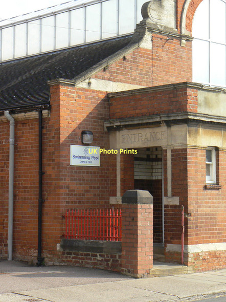 Photo 6"x4" Barry Road Schools Swimming Pool Northampton\/SP7561 c2011