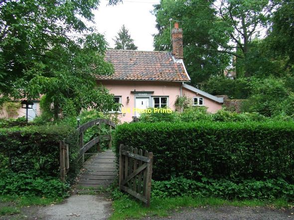 Photo 6"x4" Bridge Cottage Walsham Le Willows c2011