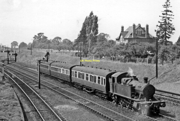 Photo 6"x4" Gloucester - Cheltenham local train approaching Churchdown Churchdown c1948