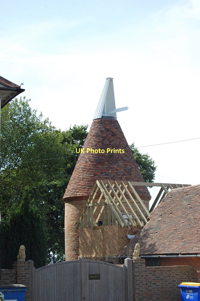 Photo 6"x4" White Horse Oast, near Hurst Green Burgh Hill\/TQ7226 c2011