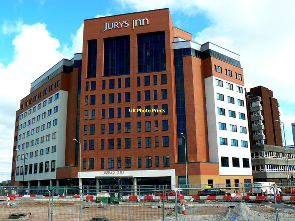 Photo 6"x4" Jurys Inn, Whale Bridge Roundabout, Swindon Swindon\/SU1685 c2011