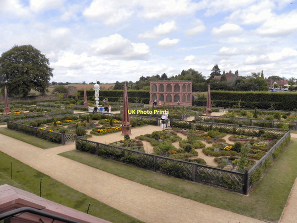 Photo 6"x4" Kenilworth Castle, The Elizabethan Garden Kenilworth c2011
