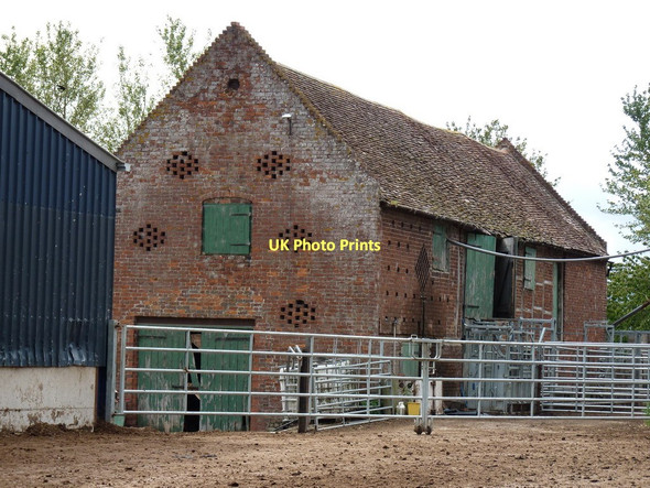 Photo 6"x4" Barn at Bomere Farm Betton Strange c2011
