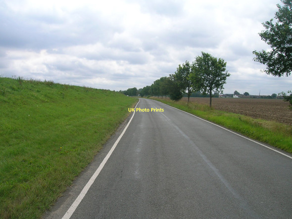Photo 6"x4" B1392 towards Amcotts Amcotts c2011