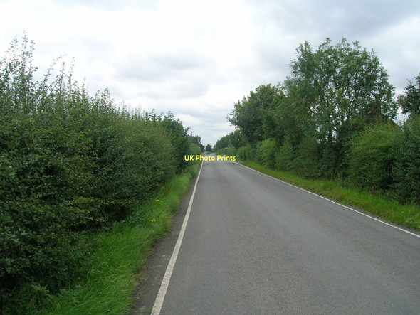 Photo 6"x4" B1392 towards Althorpe Amcotts c2011