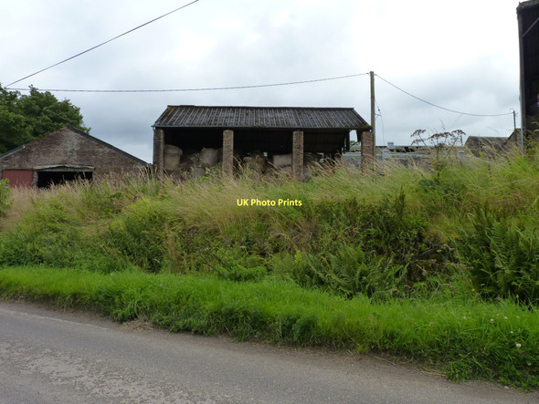 Photo 6"x4" Tumbledown bales Moneydie c2011