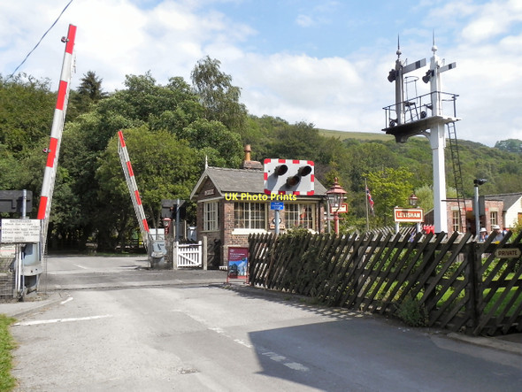 Photo 6"x4" North Yorkshire Moors Railway, Level crossing at Levisham Newton-on-Rawcliffe c2011