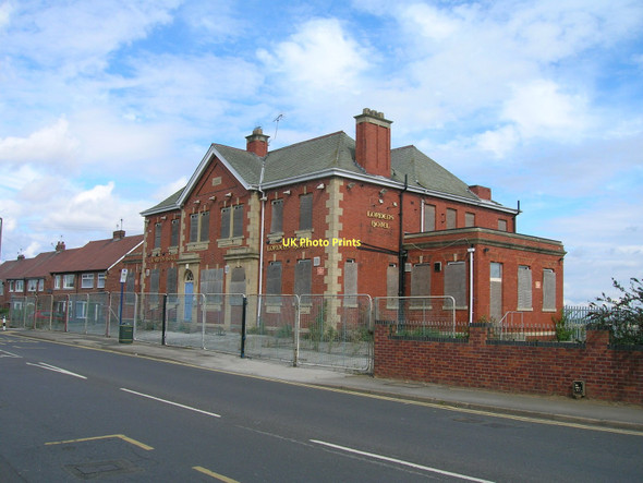 Photo 6"x4" Lordens Hotel, Dinnington Throapham c2011