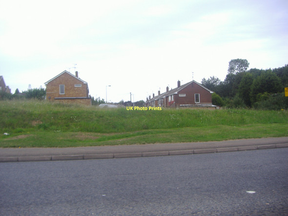 Photo 6"x4" Houses on Sunningdale from Hitchin Road Luton\/TL0921 c2011