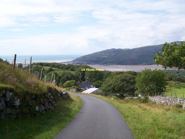 Photo 6"x4" The steep road to Arthog at Cregennan Arthog c2011