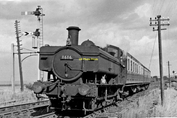 Photo 6"x4" Local train from Berkeley Road to Lydney at Severn Bridge station Purton\/SO6704 c1951