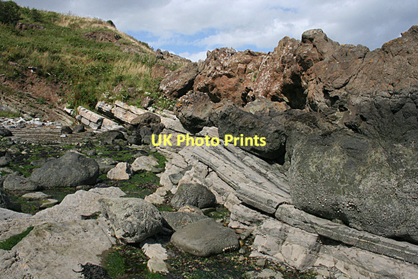 Photo 6"x4" Sedimentary and Volcanic Rocks Kinghorn\/NT2686 c2011