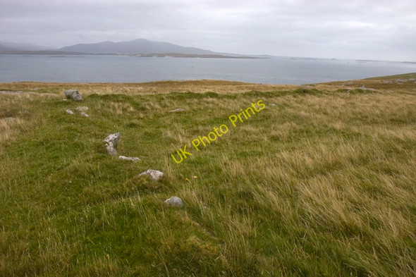Photo 6"x4" Ruin on eastern slopes of Beinn Shleibhe Ruisigearraidh c2009
