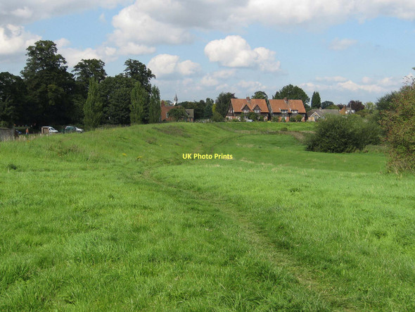 Photo 6"x4" River Derwent flood defences Norton-on-Derwent c2011