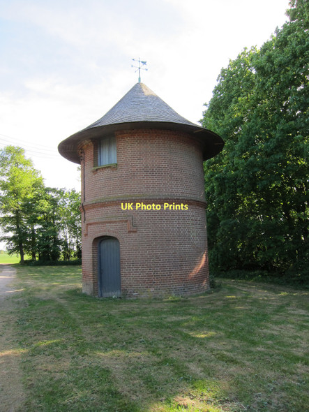 Photo 6"x4" Water Tower at Hills Farm Bartlow c2011
