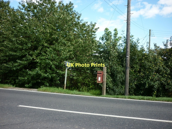 Photo 6"x4" A postbox at Champion Farm Cottages Bunker's Hill\/TF2653 c2011