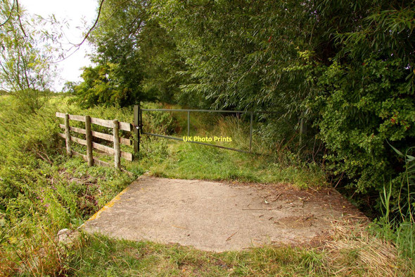 Photo 6"x4" Bridleway to Marcham Mill Marcham c2011