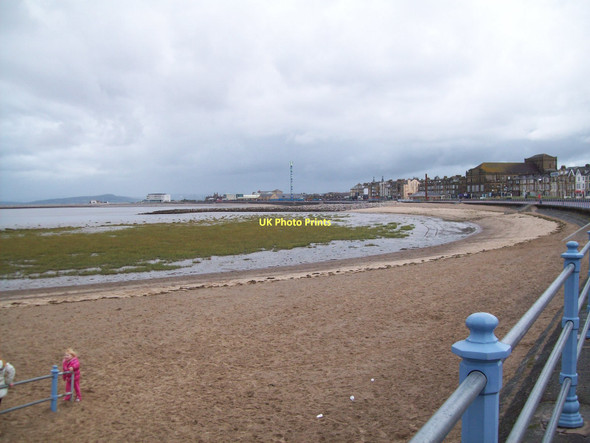 Photo 6"x4" The promenade sweeps towards West End from Sandylands Morecambe c2011