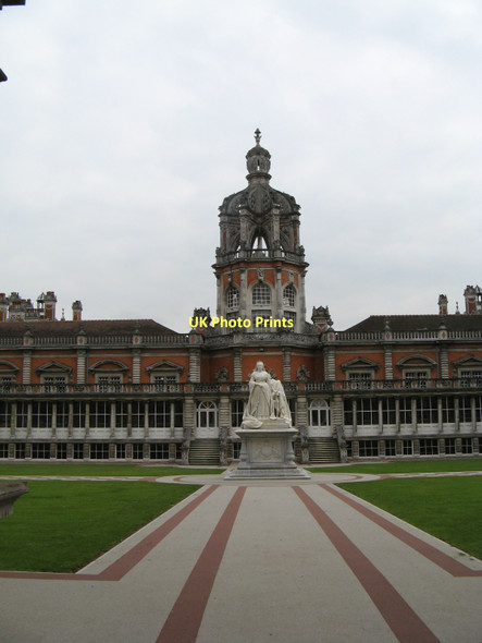 Photo 6"x4" Royal Holloway College Egham c2011