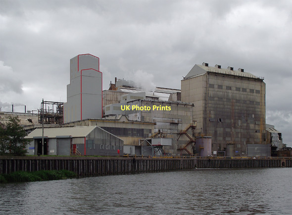 Photo 6"x4" River Weaver and chemical works near Anderton, Cheshire Northwich c2011