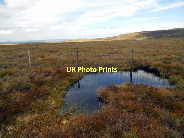 Photo 6"x4" High on the ridge Pencraig\/SJ0427 c2011