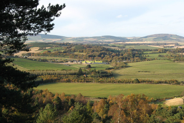 Photo 6"x4" The village of Oyne from the slopes of Bennachie Old Westhall c2008