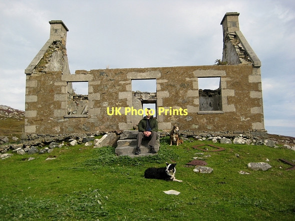 Photo 6"x4" Ruined Croft House Loch Sgioport c2011