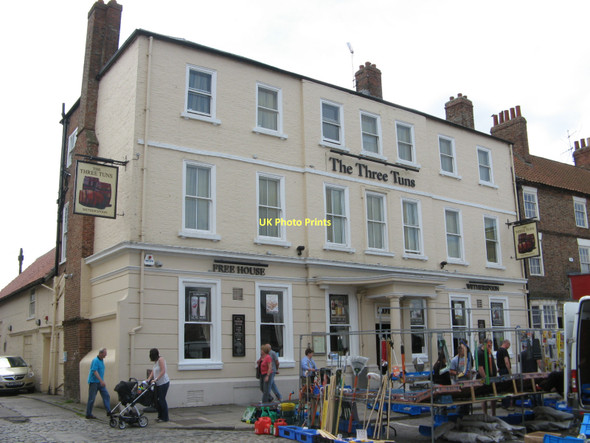 Photo 6"x4" The Three Tuns, Market Place Old Thirsk c2011