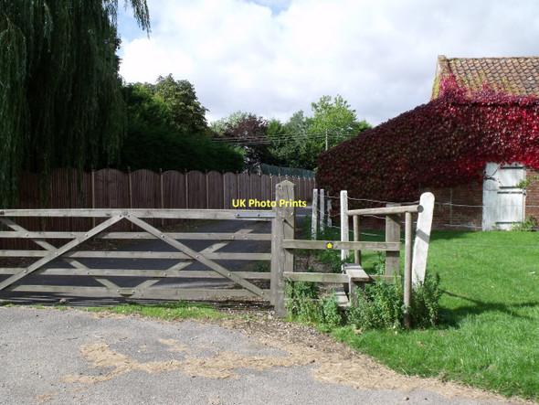 Photo 6"x4" Stile and footpath near Stickford house Hagnaby Lock c2011