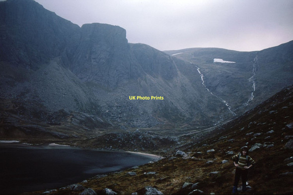 Photo 6"x4" On the track to Coire Raibeirt Stob Coire an t-Sneachda c1990