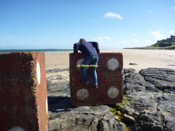 Photo 6"x4" Coastal Northumberland : Feeling For a Foothold at Bamburgh Bamburgh c2011