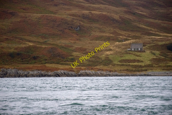 Photo 6"x4" Bothy above Bagh Gleann a'Mhaoil Maol Buidhe\/NM7103 c2009