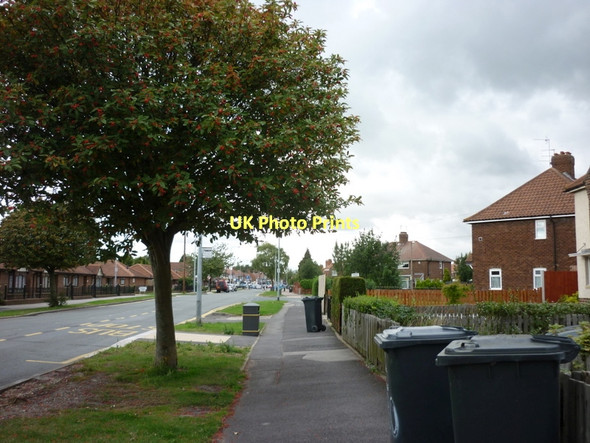 Photo 6"x4" Endike Lane, North Hull Estate Inglemire c2011
