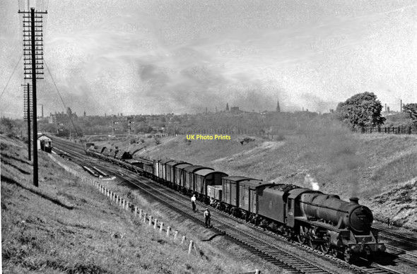 Photo 6"x4" Up freight on the WCML coming away from Preston at Skew Bridge Kingsfold\/SD5326 c1957
