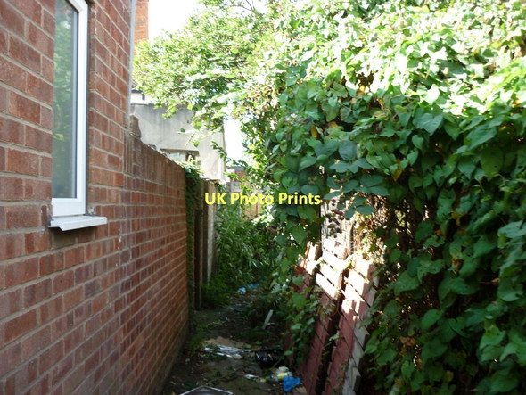 Photo 6"x4" A rear passageway to houses on Grafton Street, Hull Kingston upon Hull c2011
