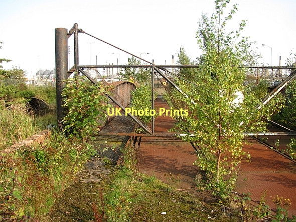 Photo 6"x4" Former railway bridge, Grangemouth refinery Grangemouth c2011