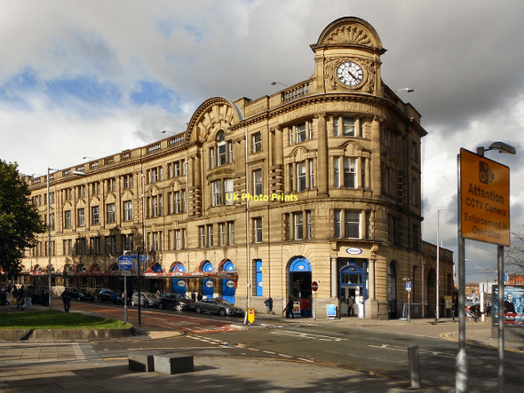 Photo 6"x4" Manchester Victoria Station, Hunts Bank Manchester c2011