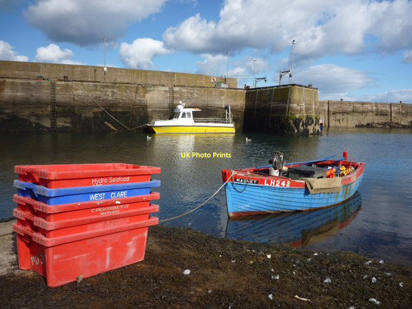 Photo 6"x4" Coastal Berwickshire : Red and Blue at St Abbs Northfield\/NT9167 c2011